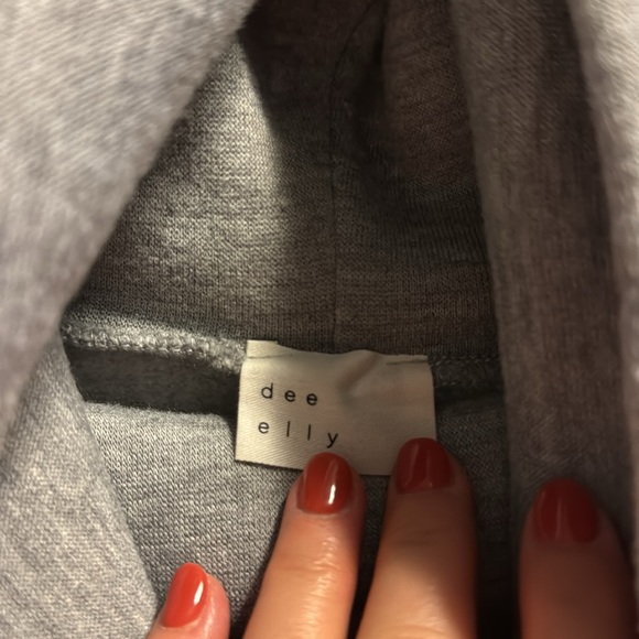 Dee Elly Sweatshirt - Picture 6 of 6